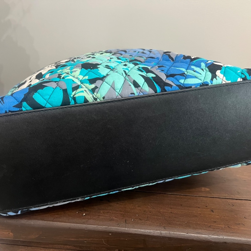 Vera Bradley Cross Town Tote Travel Commute Bag in Trimmed Camofloral Leaf EUC - Picture 6 of 7